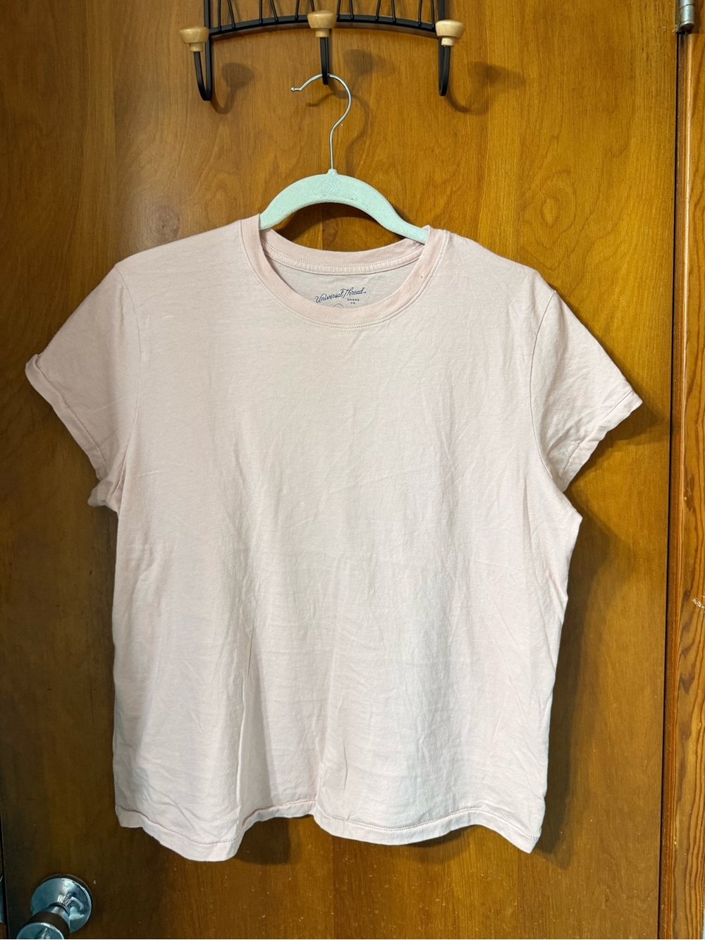Universal Thread Short Sleeve Crewneck Tee in Pale Pink
